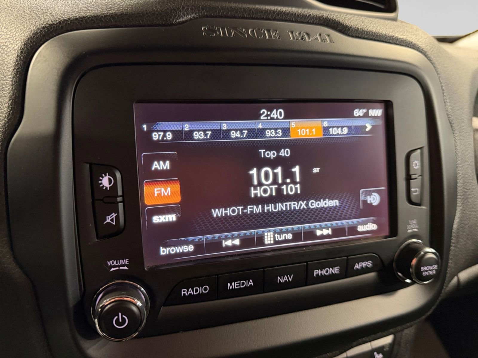 Used 2017 Jeep Renegade Latitude FWD image 30