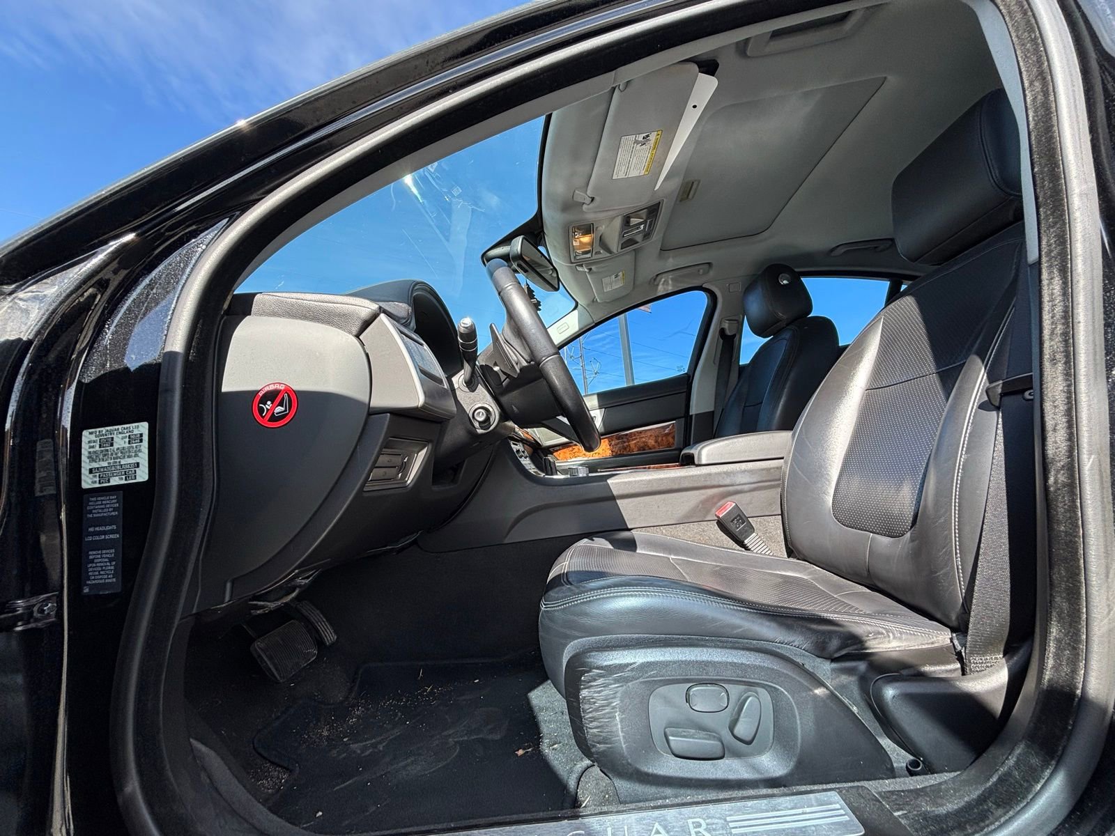 Used 2011 Jaguar XF Premium image 7