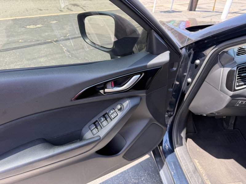 Used 2014 MAZDA MAZDA3 i Touring FWD image 18