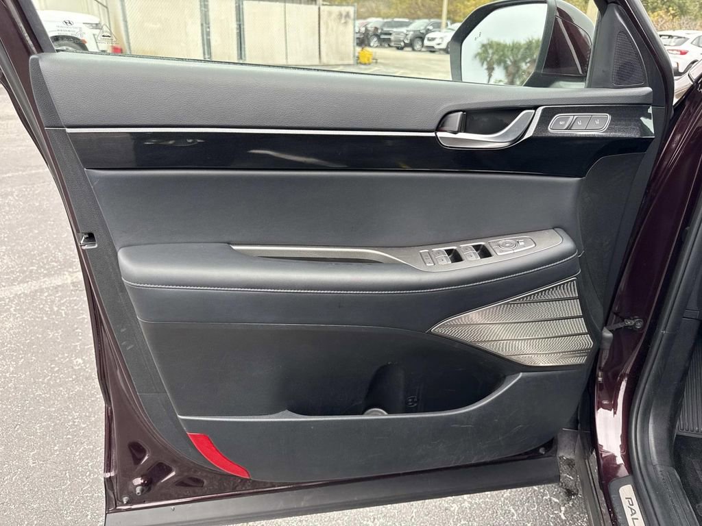 Used 2021 Hyundai Palisade Limited image 19