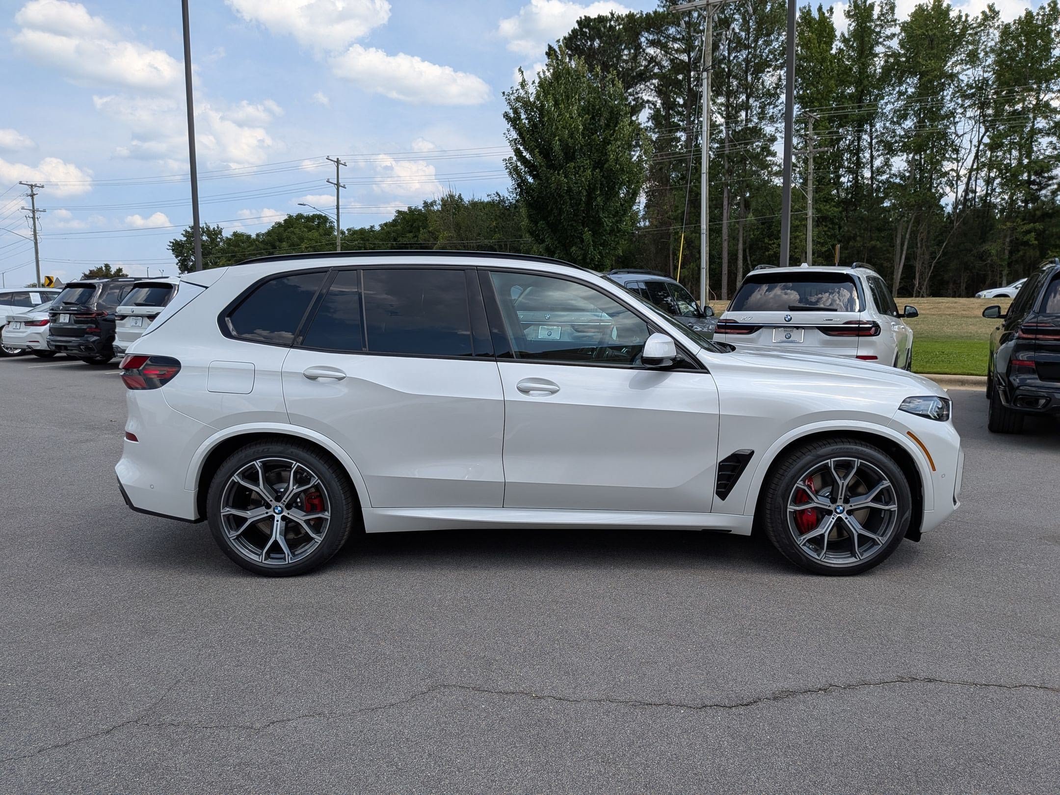 New 2026 BMW X5 xDrive50e w/ M Sport Package AWD/4WD image 2