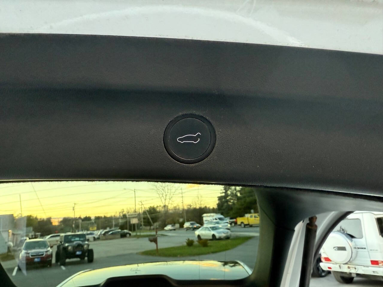 Used 2022 Tesla Model Y Performance image 13