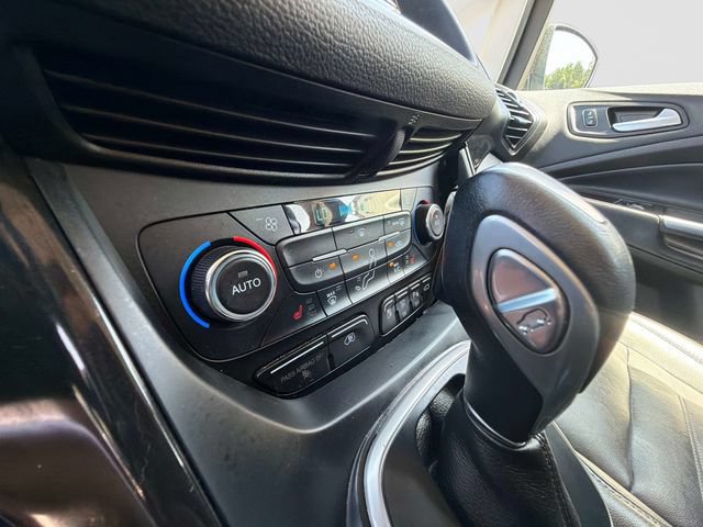 Used 2017 Ford C-MAX Energi Titanium w/ Equipment Group 501A FWD image 24