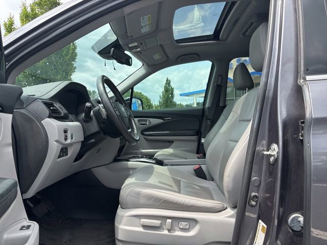 Used 2016 Honda Pilot Touring image 12