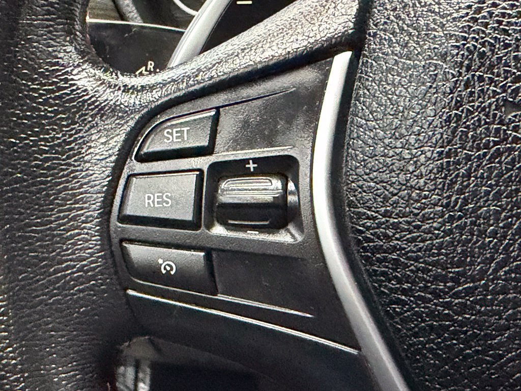 Used 2017 BMW 330i Sedan RWD image 29