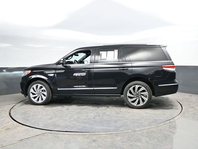Used 2024 Lincoln Navigator Reserve image 6