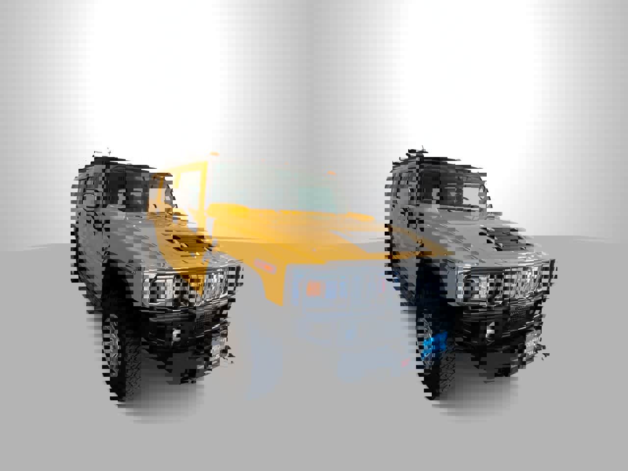 Used 2003 HUMMER H2 w/ Preferred Equipment Group image 2