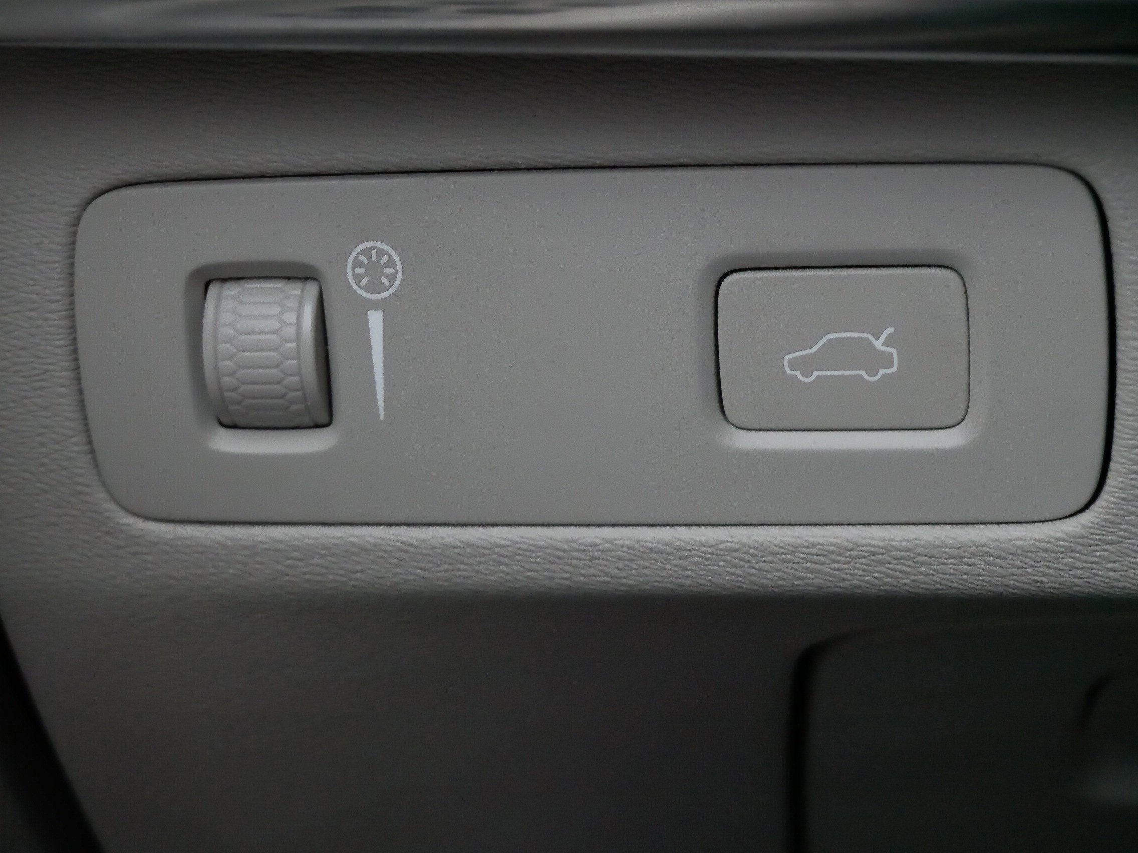 Used 2021 Volvo XC90 T5 Momentum w/ Climate Package image 27