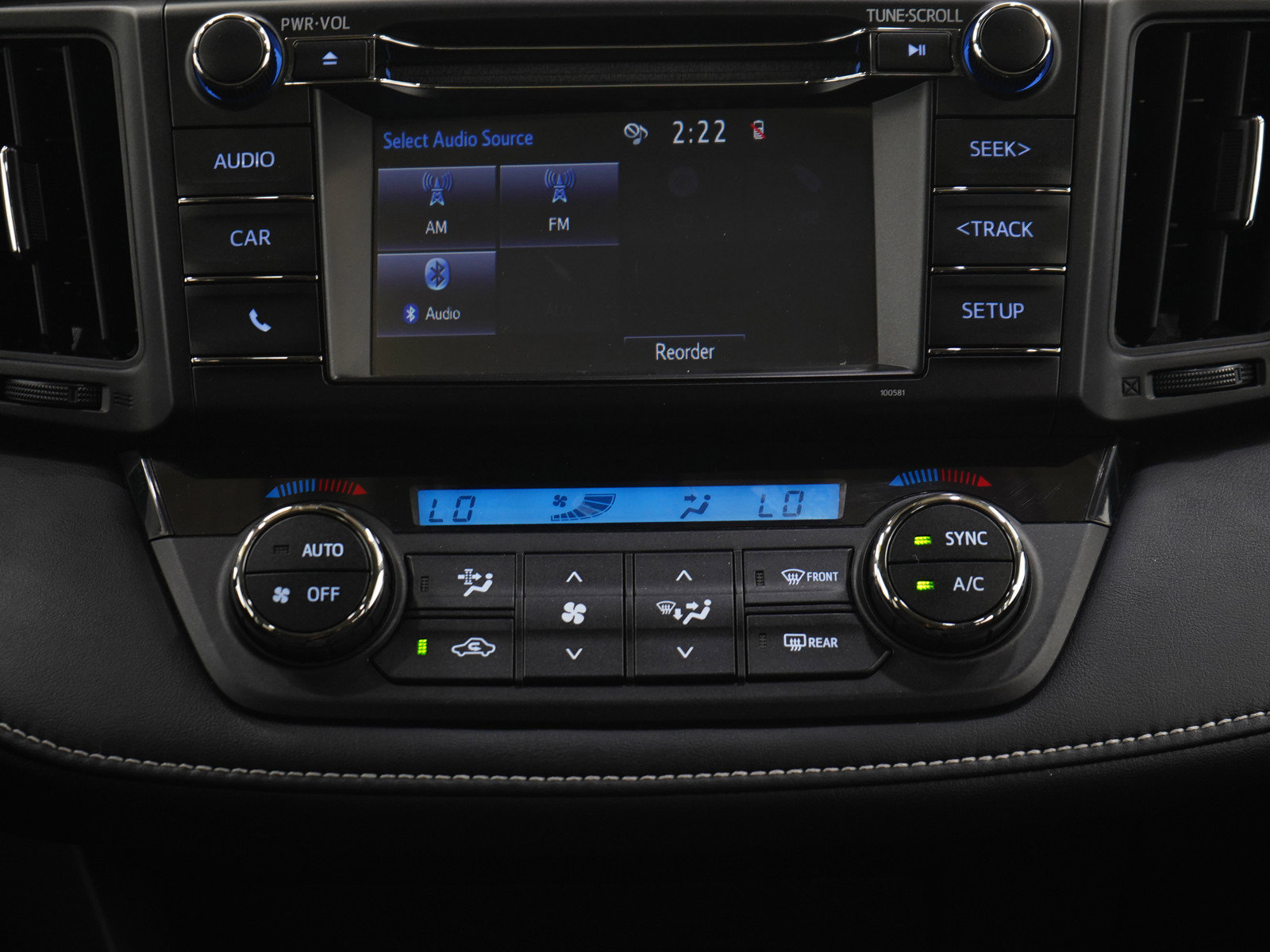 Used 2018 Toyota RAV4 XLE AWD/4WD image 16