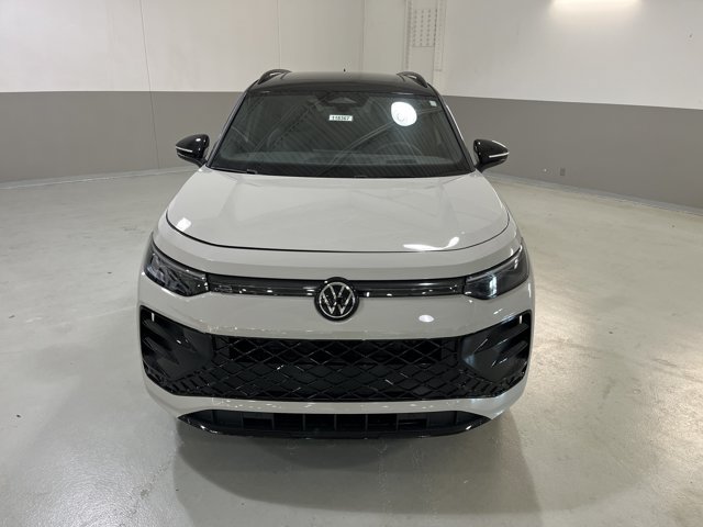 New 2026 Volkswagen Tiguan SE R-Line AWD/4WD image 3