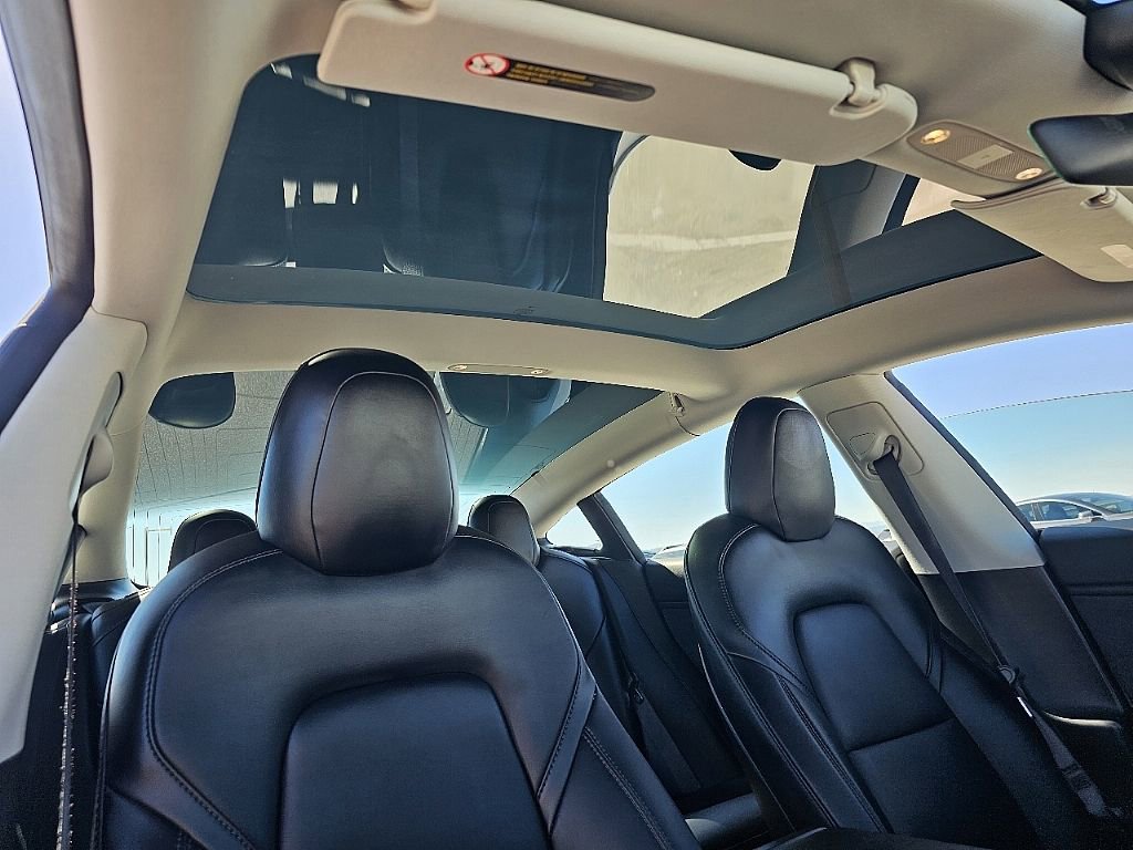 Used 2018 Tesla Model 3 Performance image 17