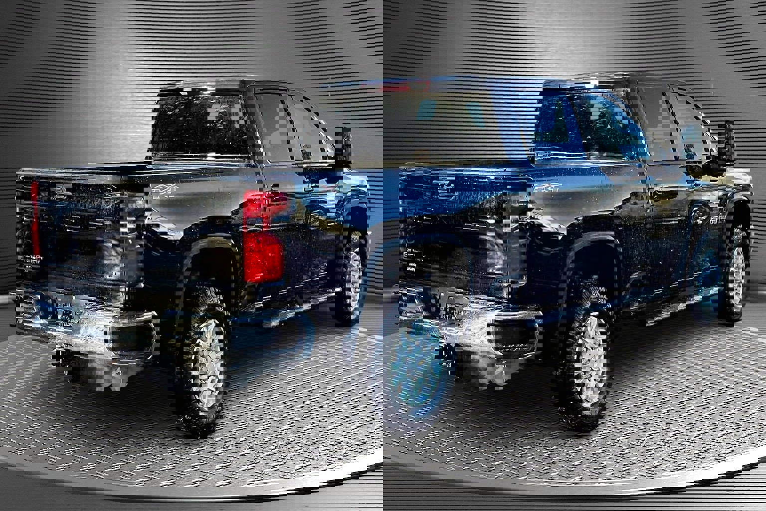 Used 2024 Chevrolet Silverado 2500 LT w/ Convenience Package image 6