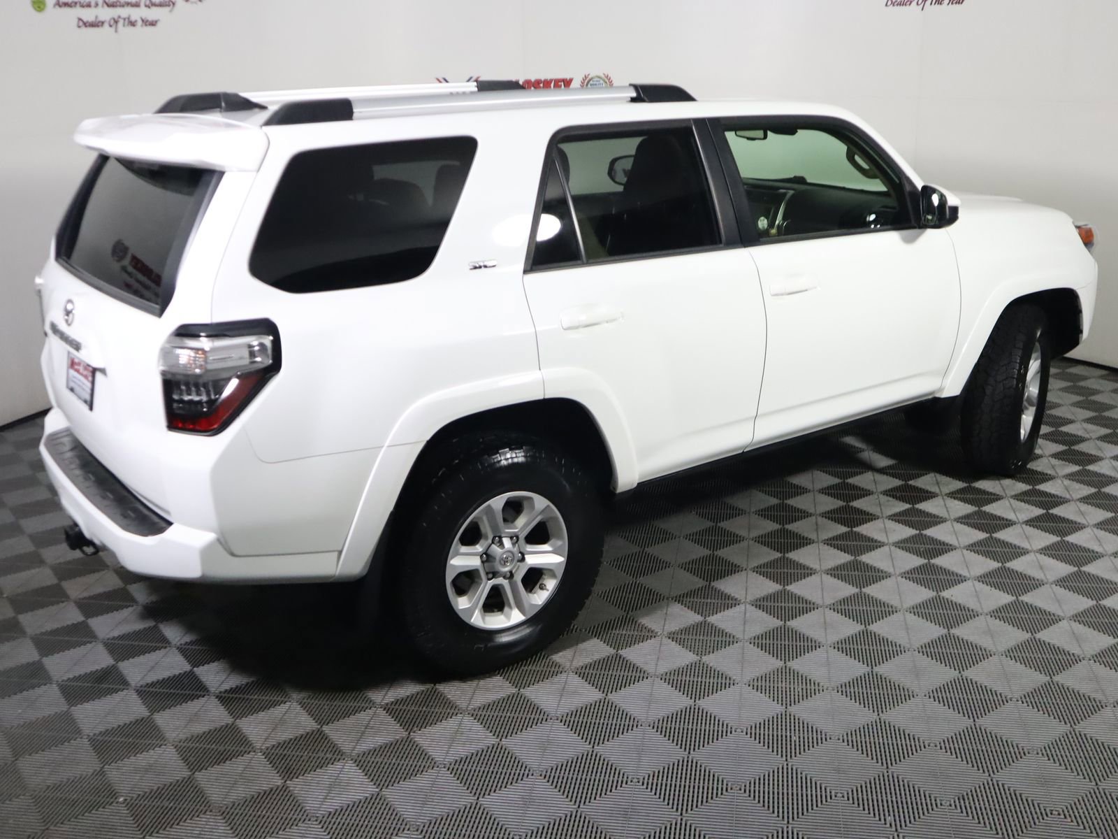 Used 2021 Toyota 4Runner SR5 AWD/4WD image 4