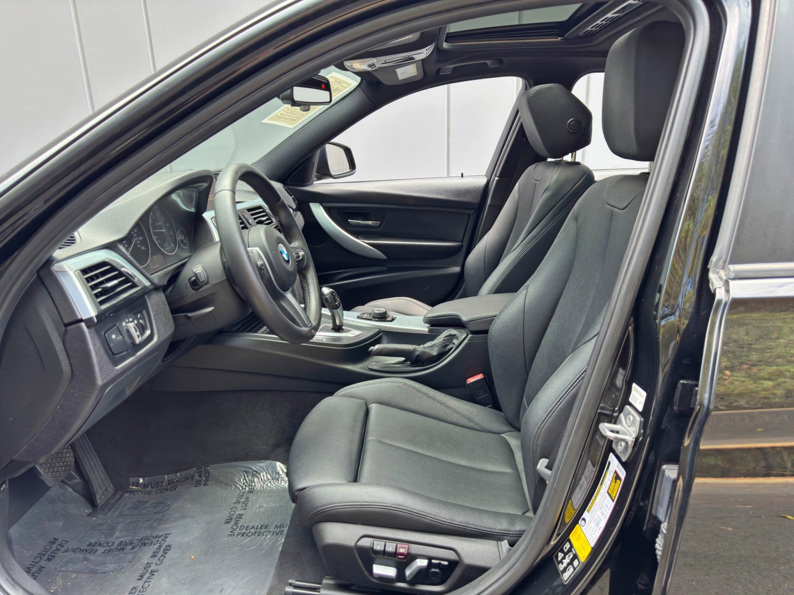 Used 2017 BMW 320i xDrive Sedan image 15