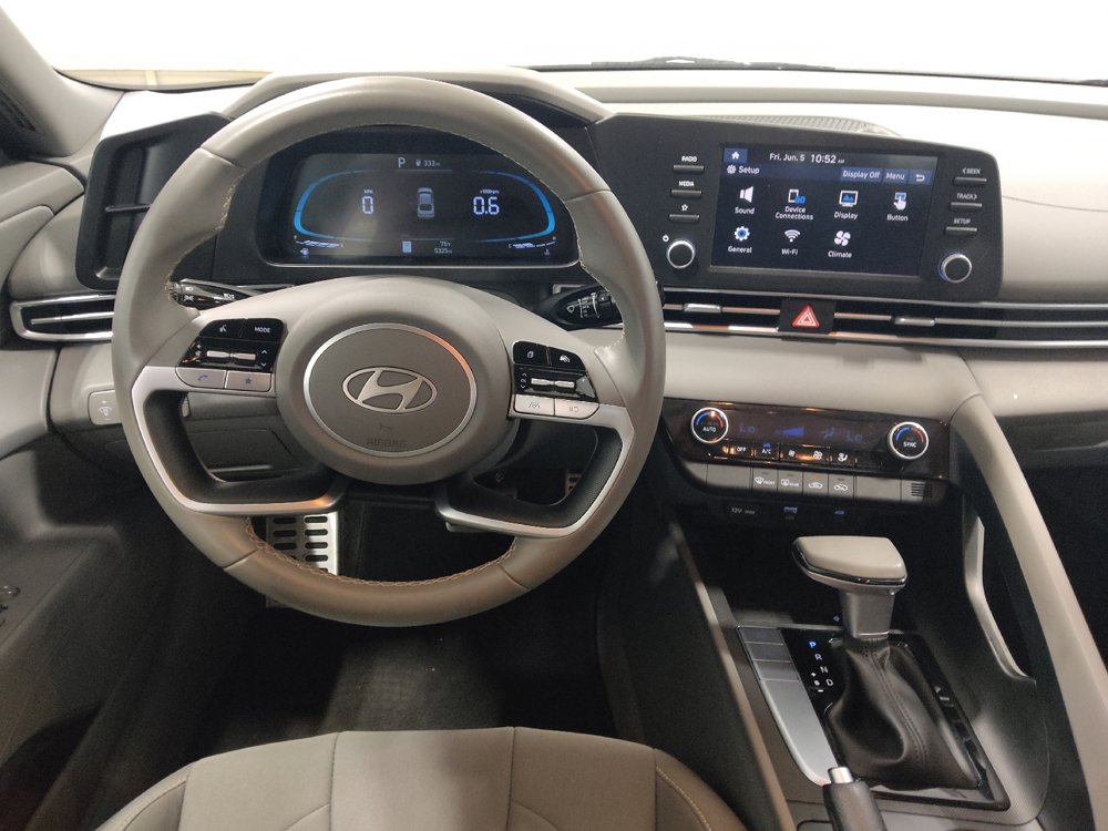 Used 2025 Hyundai Elantra Sport FWD image 22