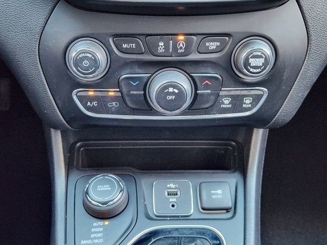 Certified 2021 Jeep Cherokee Latitude Plus image 17