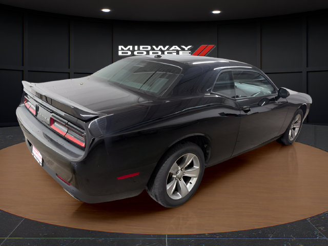 Used 2021 Dodge Challenger SXT w/ Driver Convenience Group RWD image 4