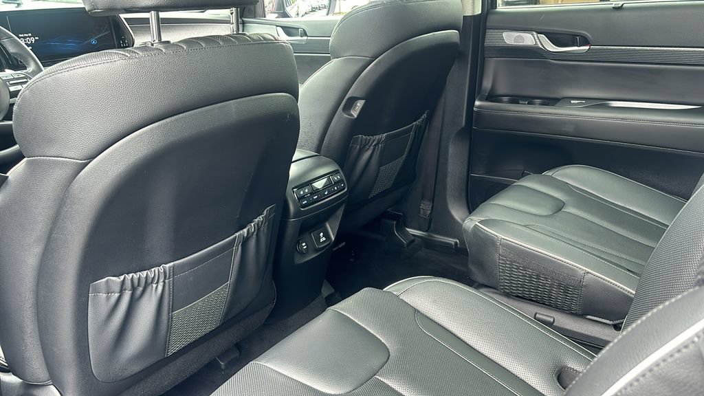 Used 2024 Hyundai Palisade Limited AWD/4WD image 32