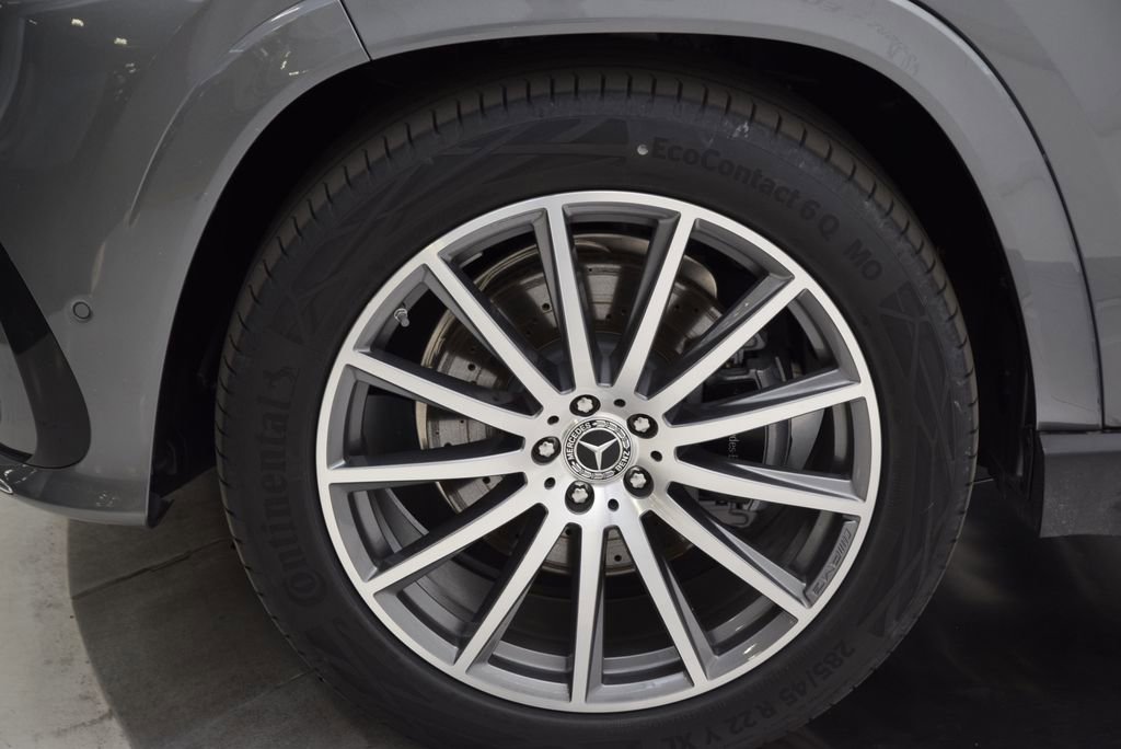 New 2025 Mercedes-Benz GLS 580 4MATIC image 12