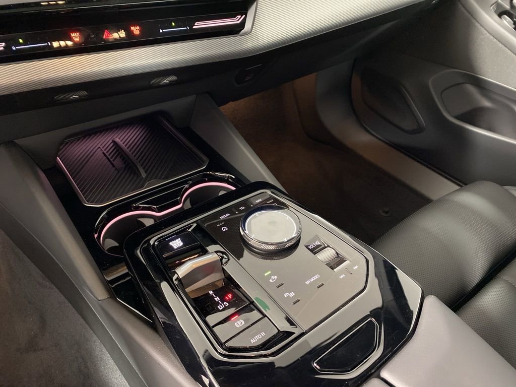 New 2026 BMW 530i xDrive w/ M Sport Package image 15