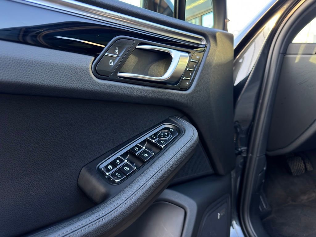 Used 2023 Porsche Macan S image 15