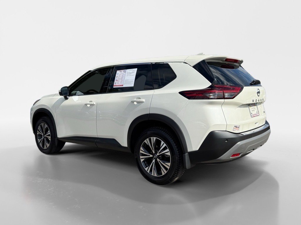 Used 2021 Nissan Rogue SV image 4