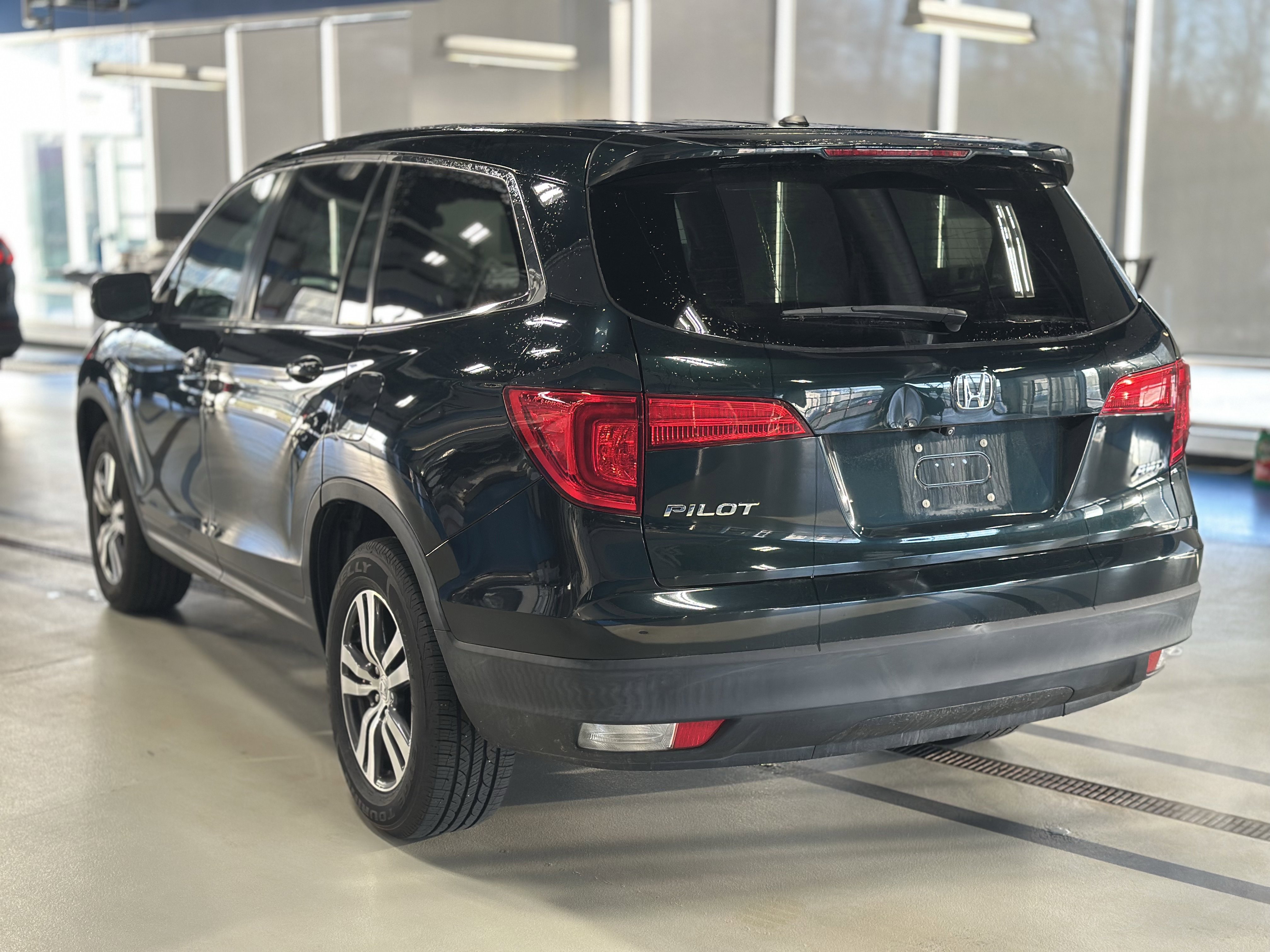 Used 2018 Honda Pilot EX image 8