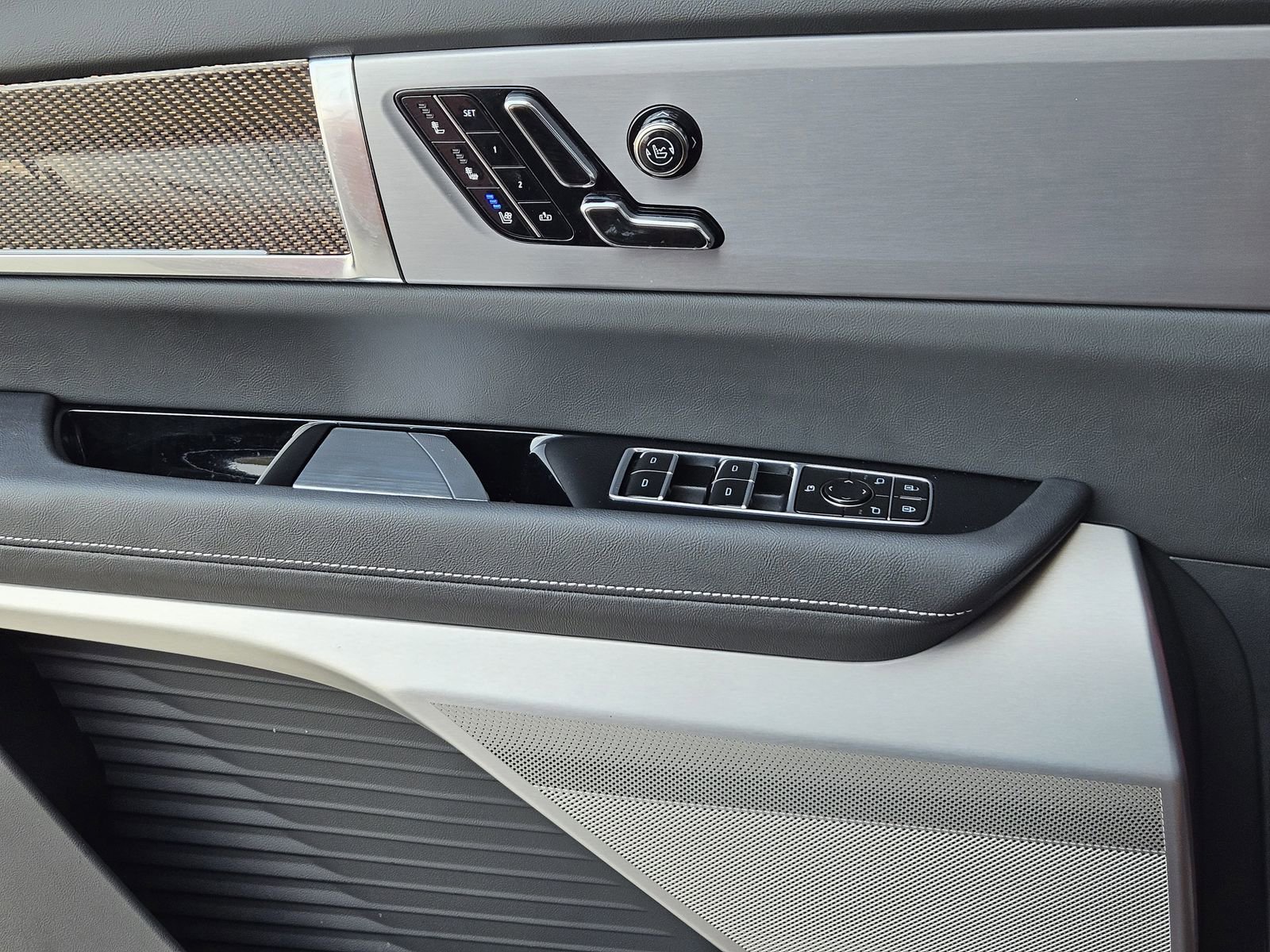 New 2026 Cadillac Vistiq Sport image 21
