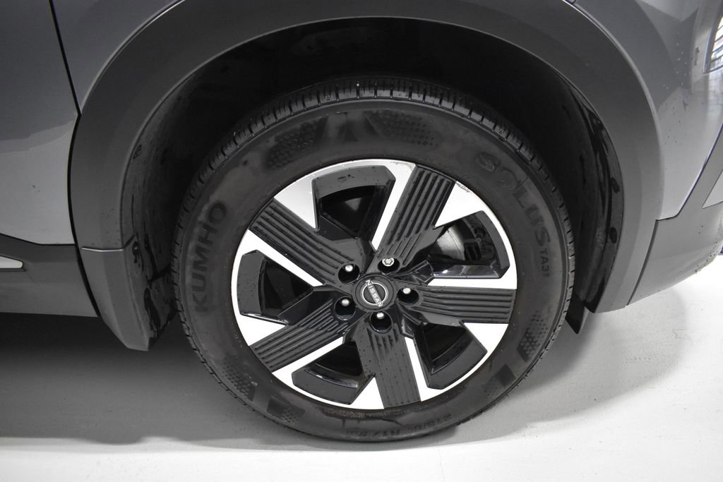 Certified 2025 Nissan Kicks SV AWD/4WD image 10
