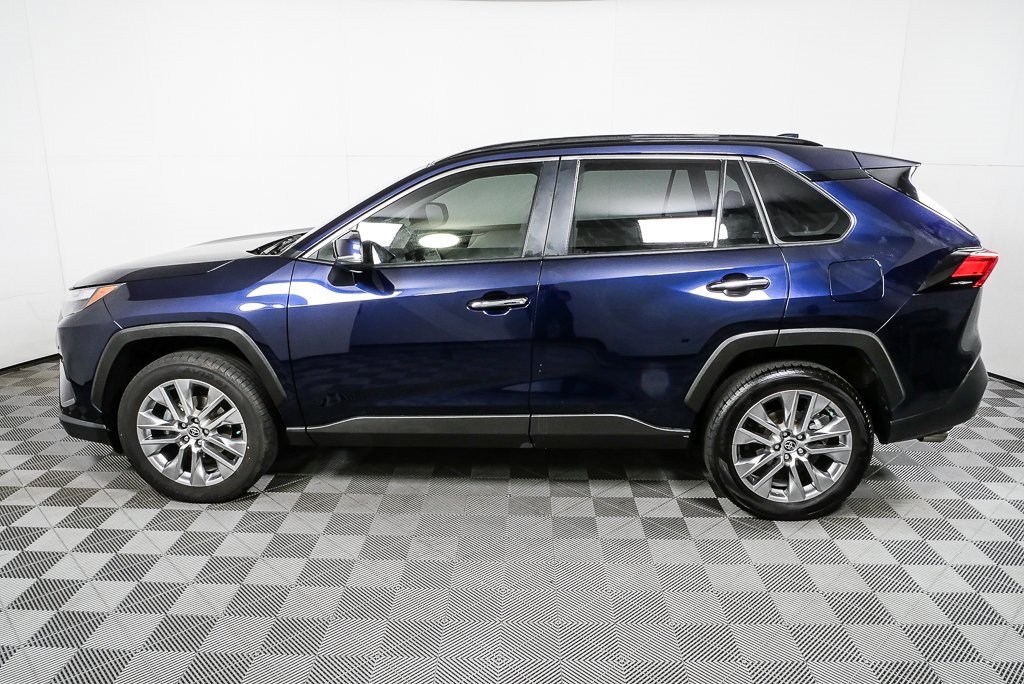 Used 2023 Toyota RAV4 Limited image 30