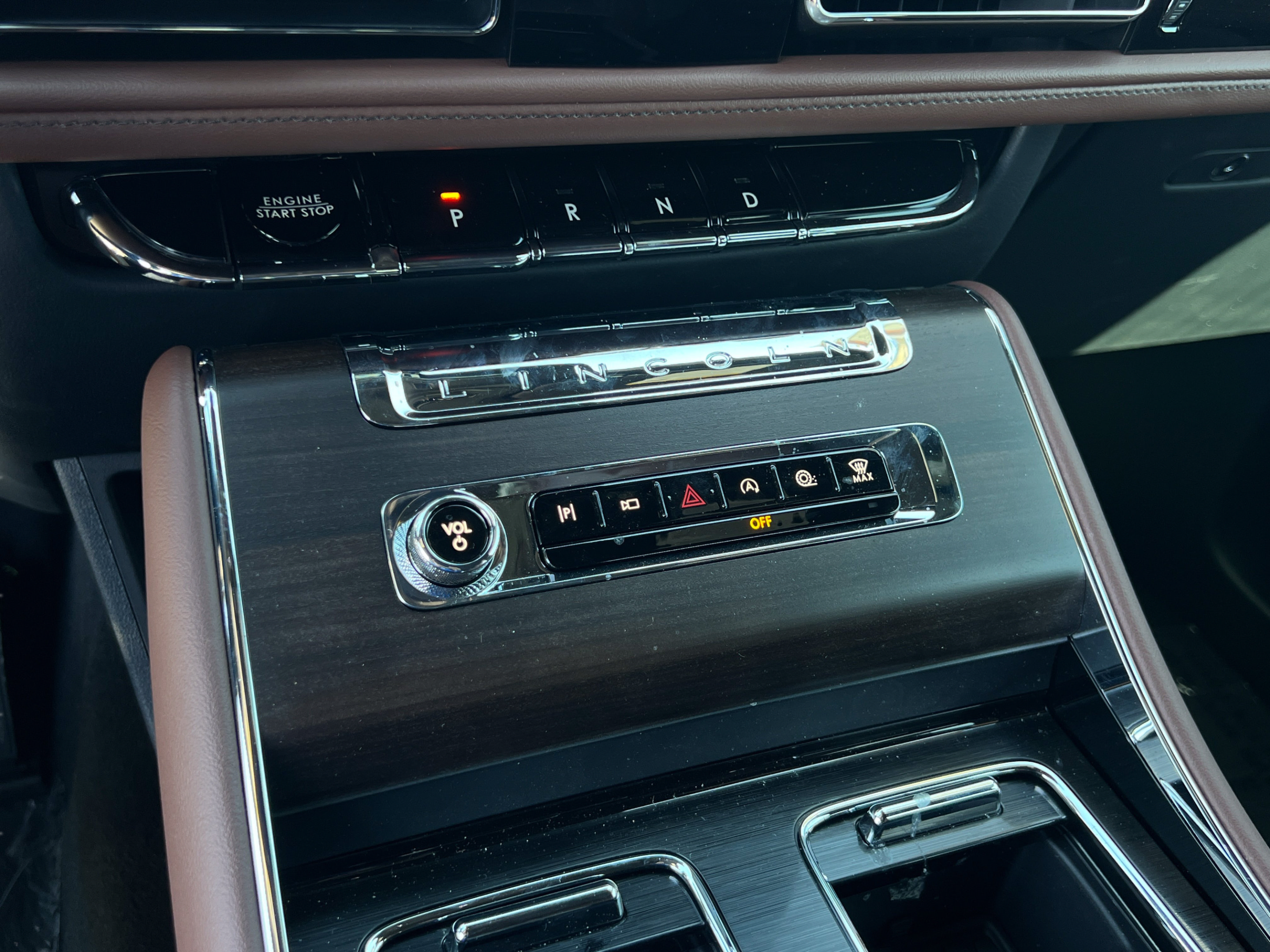 New 2026 Lincoln Aviator Reserve w/ Luxury Package RWD image 16