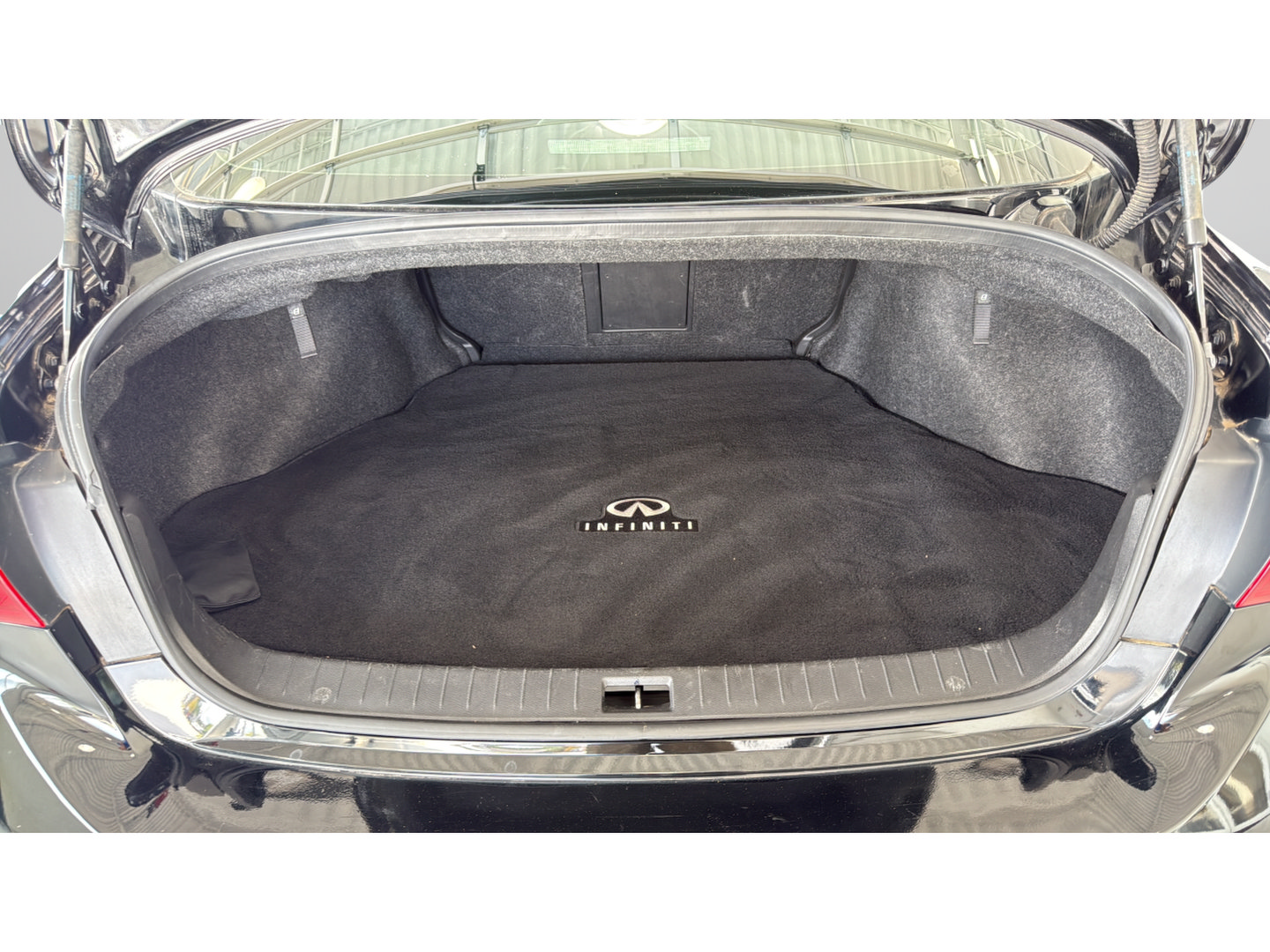 Used 2015 INFINITI Q50 Premium w/ Navigation Package RWD image 9