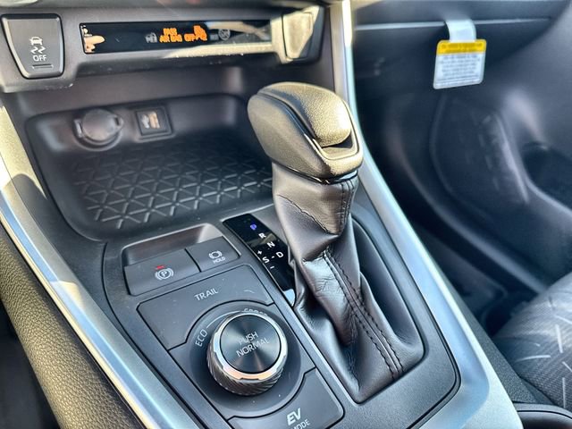 New 2025 Toyota RAV4 XLE image 28