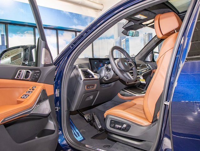 New 2026 BMW X7 M60i image 13