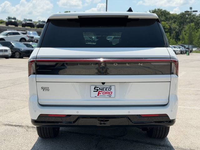 Used 2025 Lincoln Navigator Black Label AWD/4WD image 6