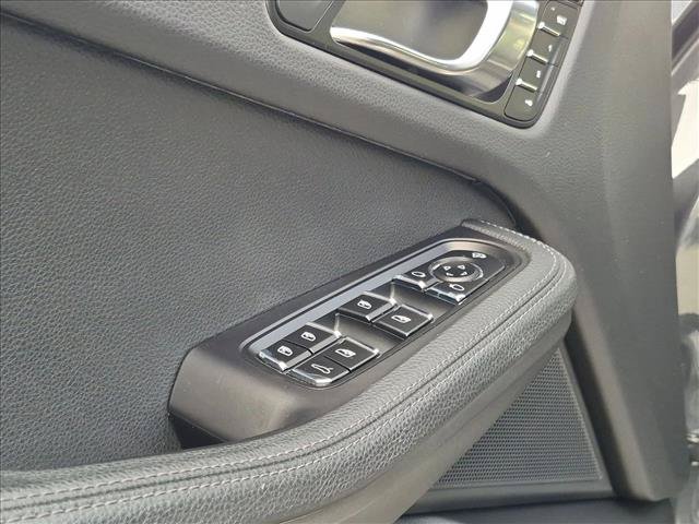 Used 2023 Porsche Macan S AWD/4WD image 10