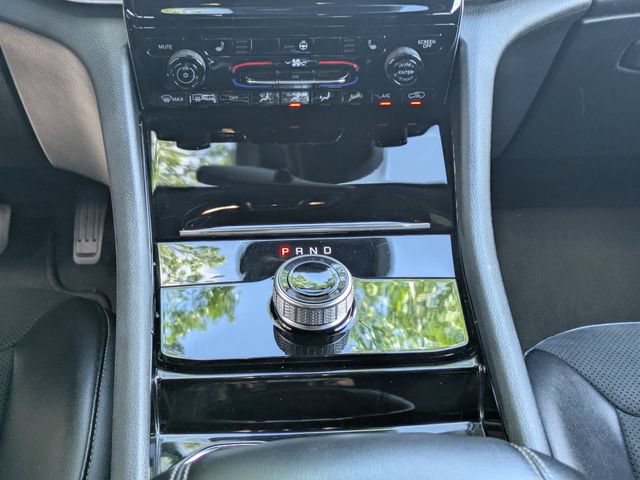 Used 2023 Jeep Grand Cherokee Altitude AWD/4WD image 25