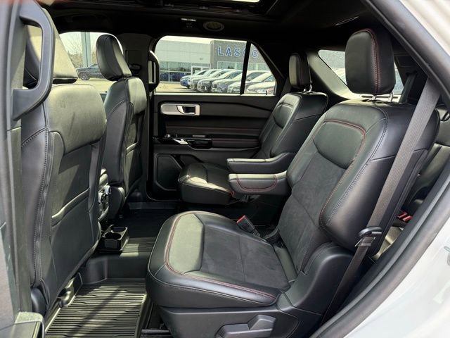 Used 2024 Ford Explorer ST-Line w/ Class IV Trailer Tow Package image 16