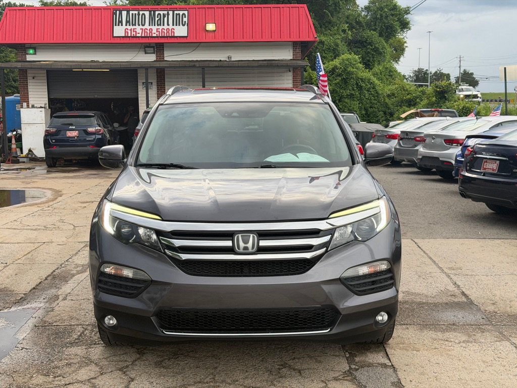 Used 2017 Honda Pilot Elite image 2