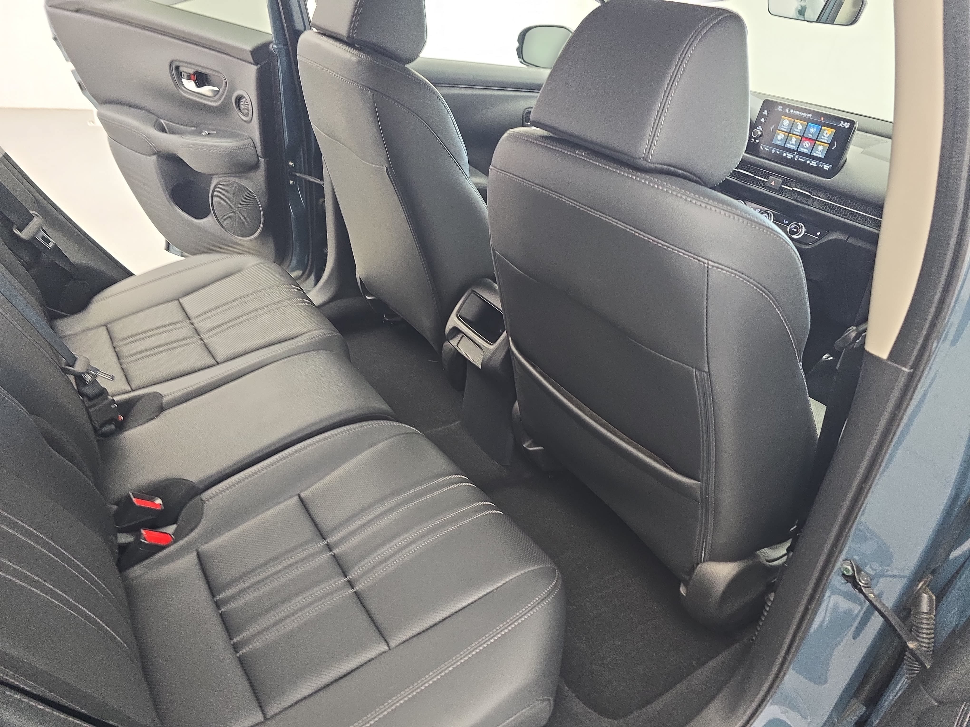 Used 2024 Honda HR-V EX-L image 11