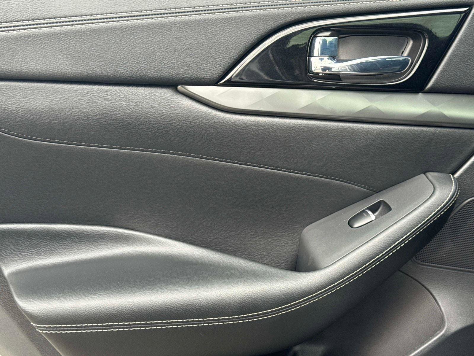 Used 2021 Nissan Maxima 3.5 SV w/ Floor Mat Group image 11