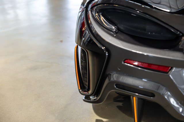 Used 2020 McLaren 600LT Spider RWD image 21