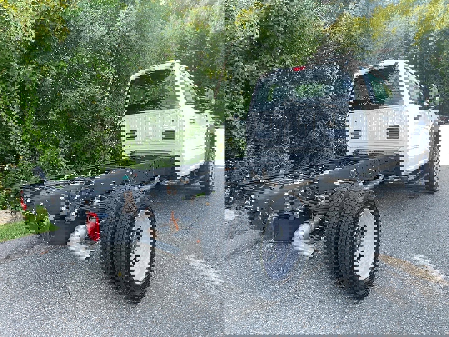 Used 2024 Ford F550 4x4 Regular Cab Super Duty image 25