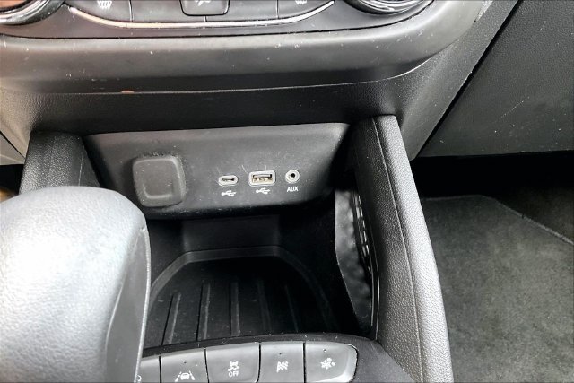 Used 2022 Chevrolet TrailBlazer LT FWD image 15