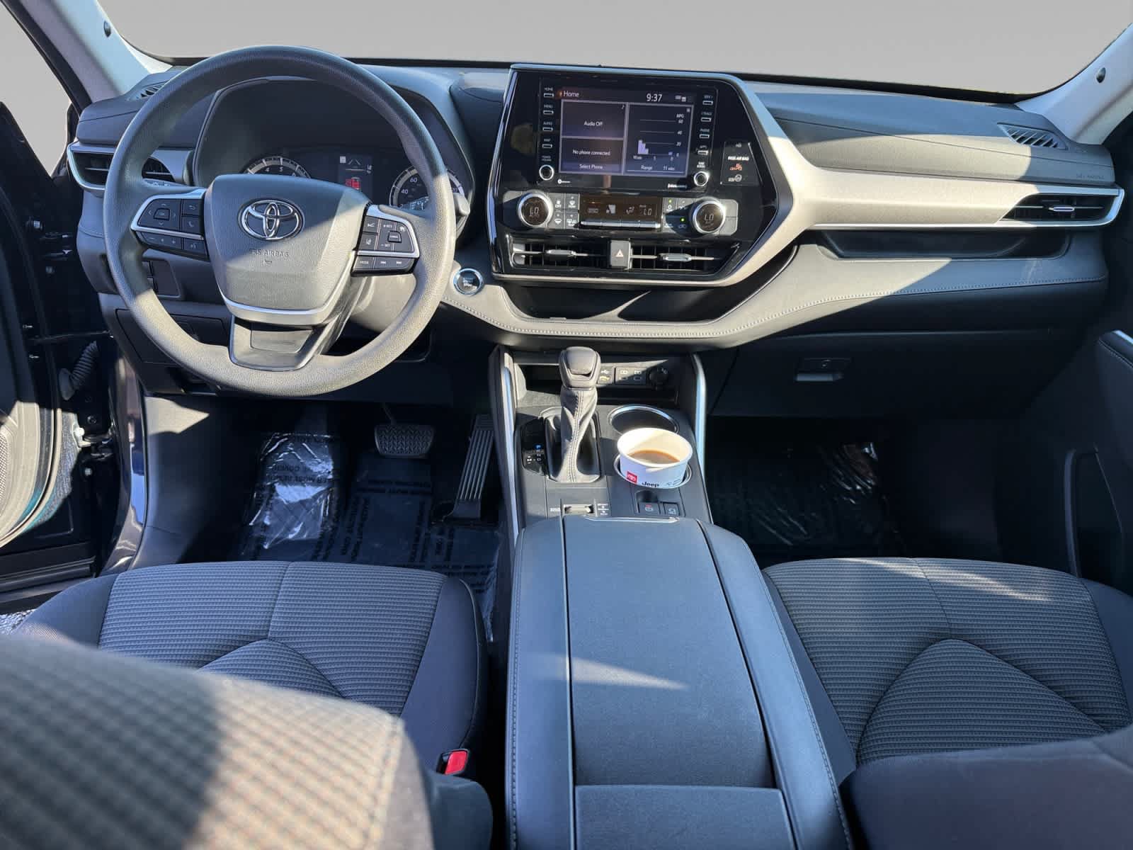 Used 2022 Toyota Highlander L FWD image 21