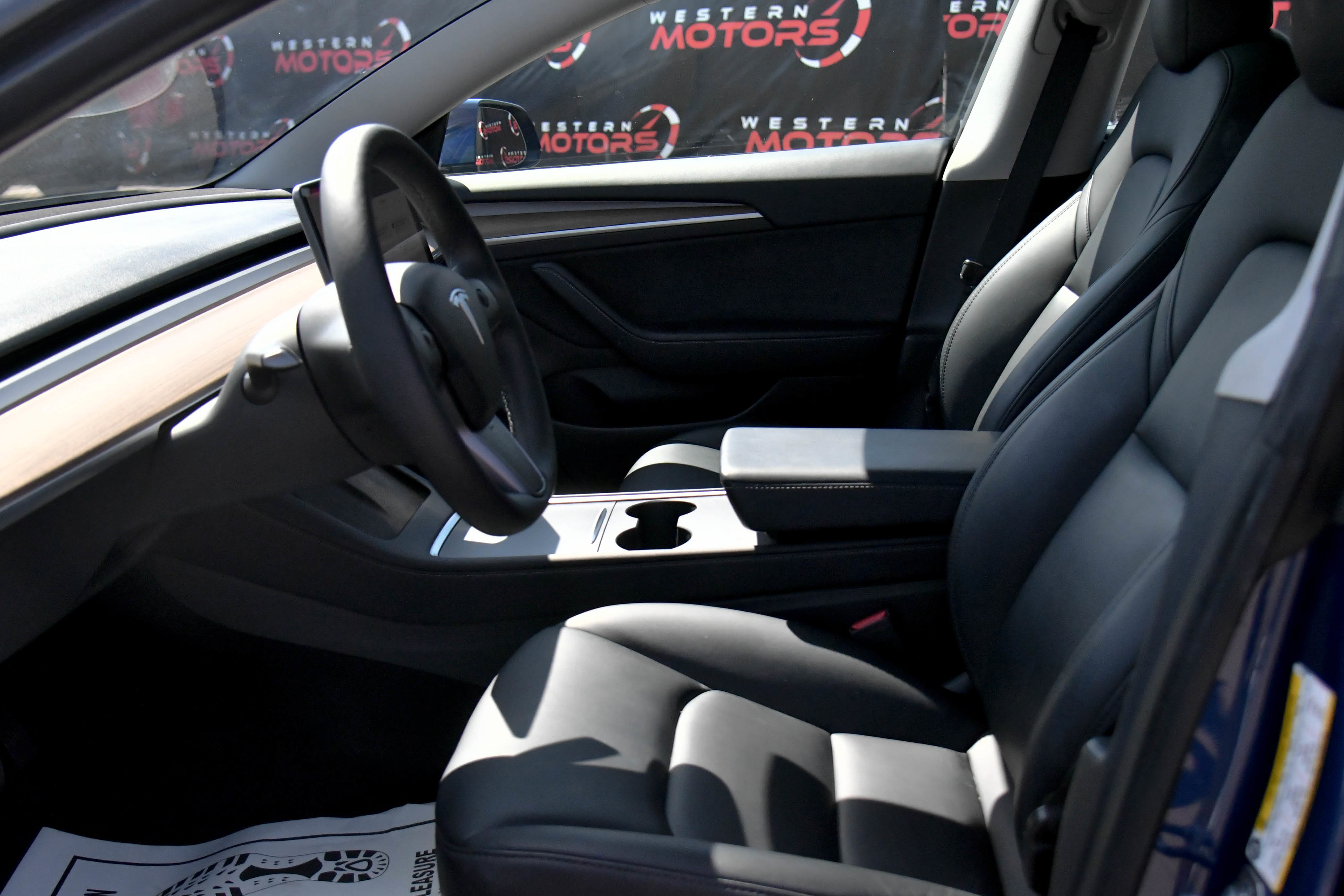 Used 2022 Tesla Model 3 Standard Range image 17