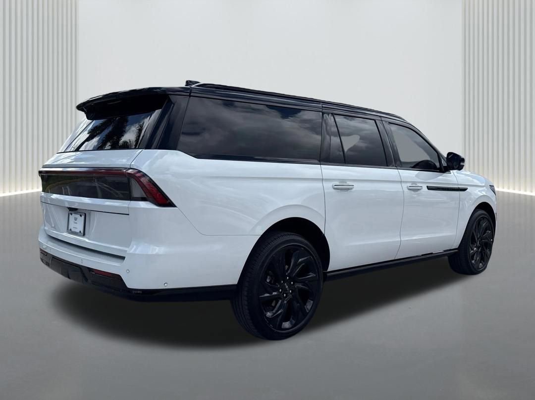 Used 2025 Lincoln Navigator L Black Label image 5