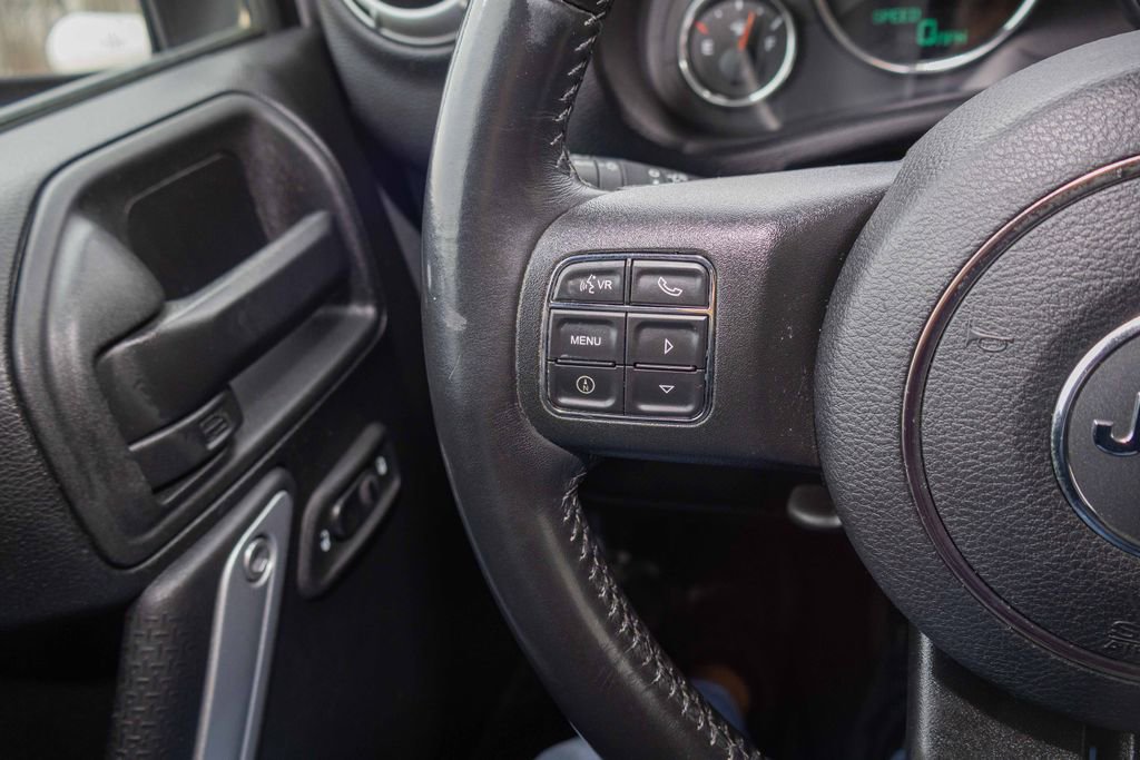 Used 2018 Jeep Wrangler Unlimited Rubicon w/ Cold Weather Group image 20