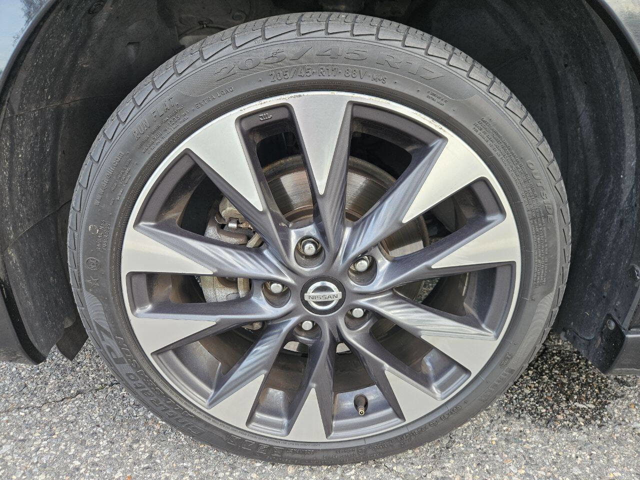 Used 2018 Nissan Sentra SR image 23