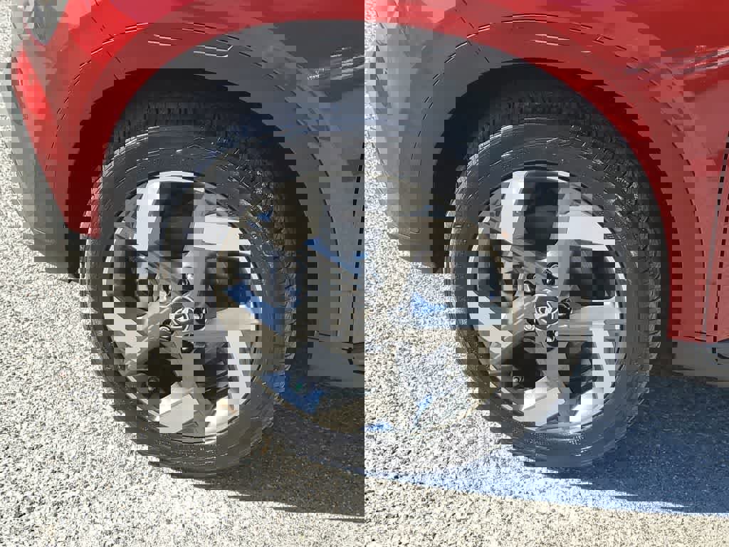 Used 2024 Hyundai Venue SEL image 5